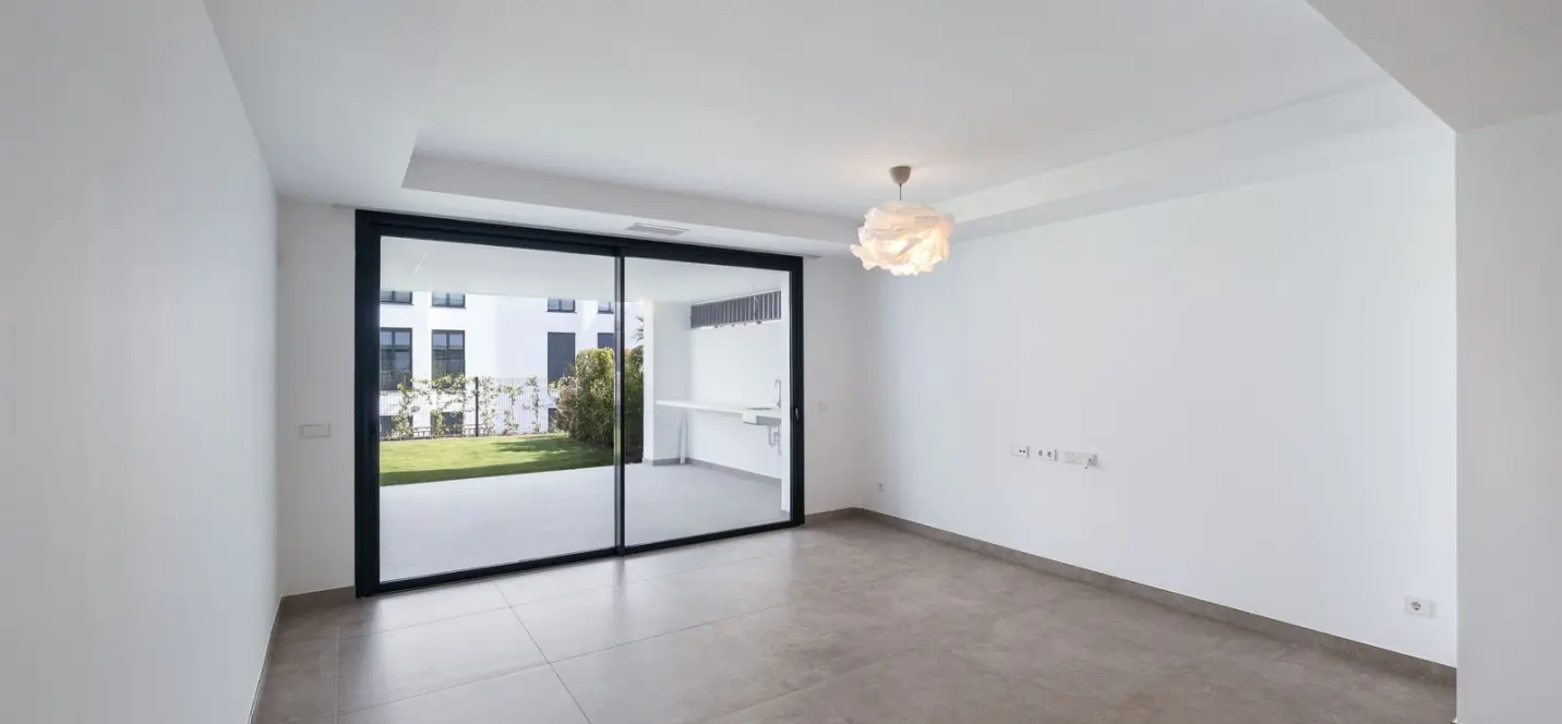 Venta de apartamento en planta baja en Estepona 3