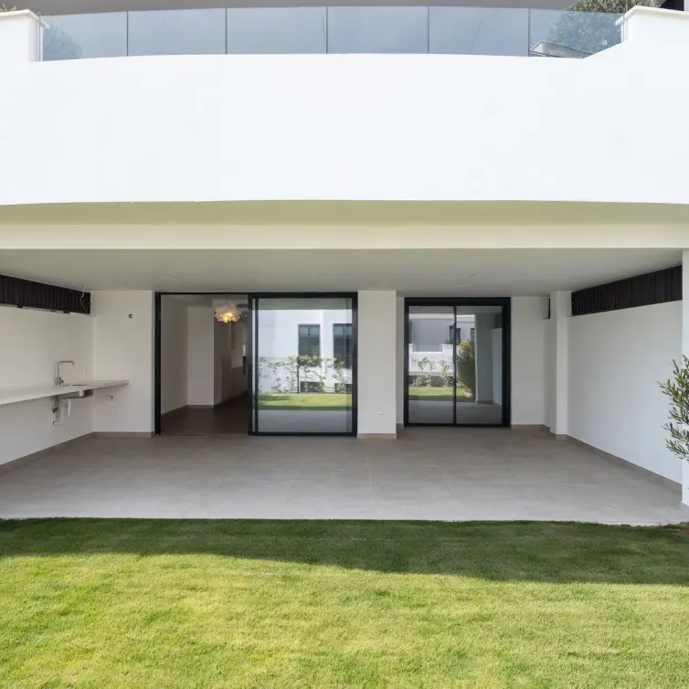 Venta de apartamento en planta baja en Estepona