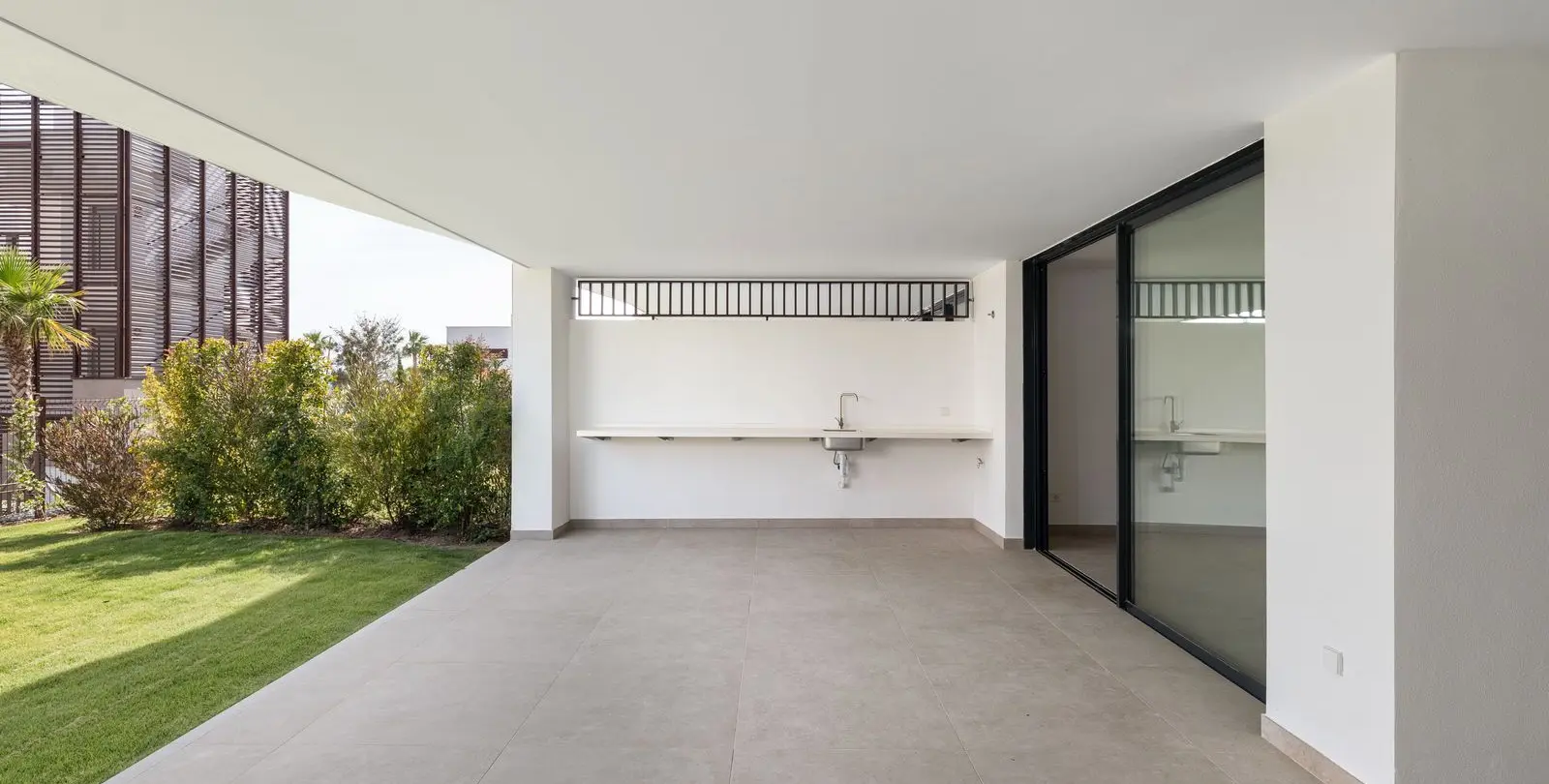 Sale of ground floor apartment in Estepona 8