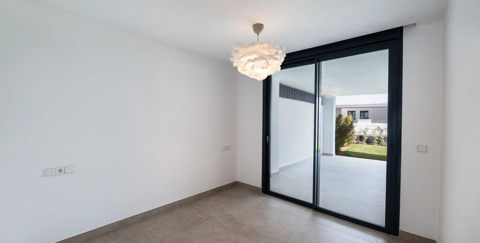 Sale of ground floor apartment in Estepona 9