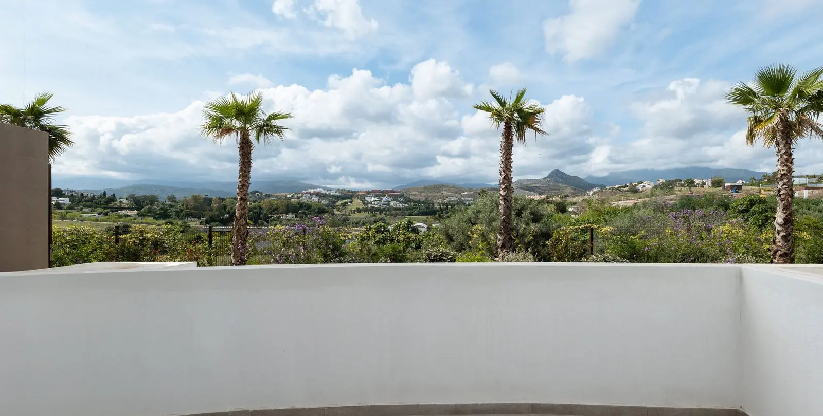 Sale of ground floor apartment in Estepona 16