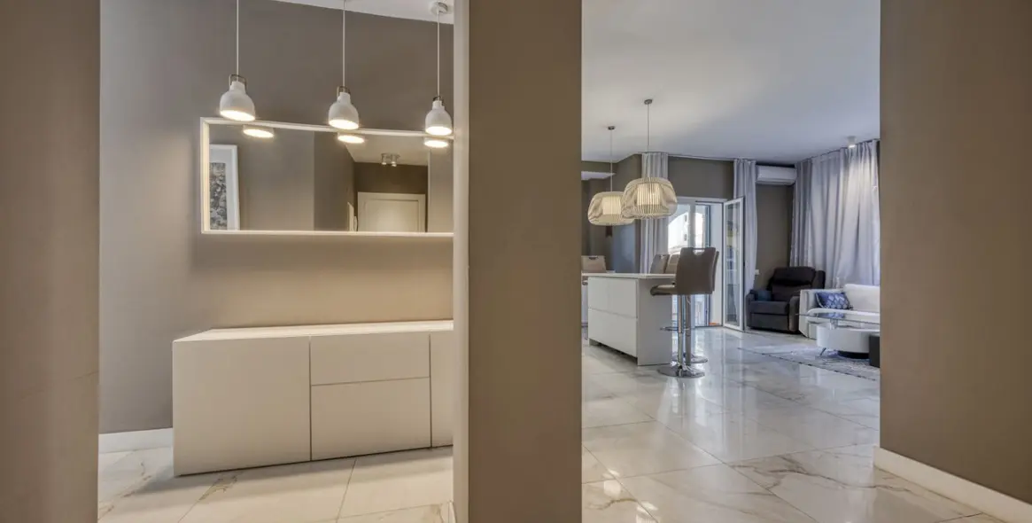 Venta de apartamento en planta baja en Puerto Banús 9