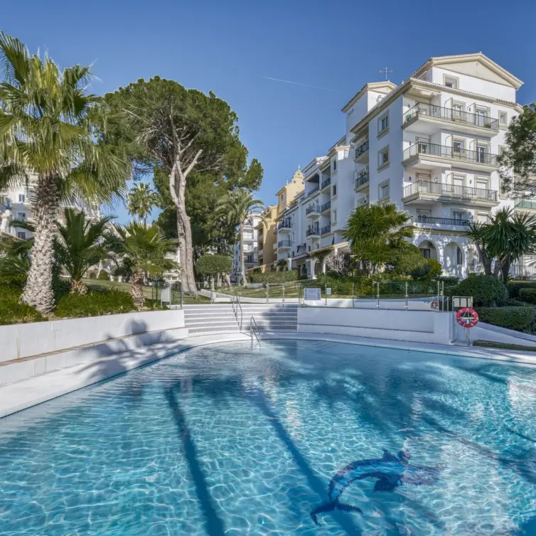 Sale of ground floor apartment in Puerto Banús