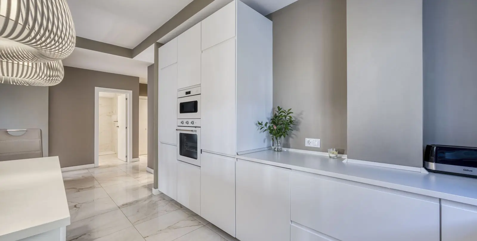 Sale of ground floor apartment in Puerto Banús 13