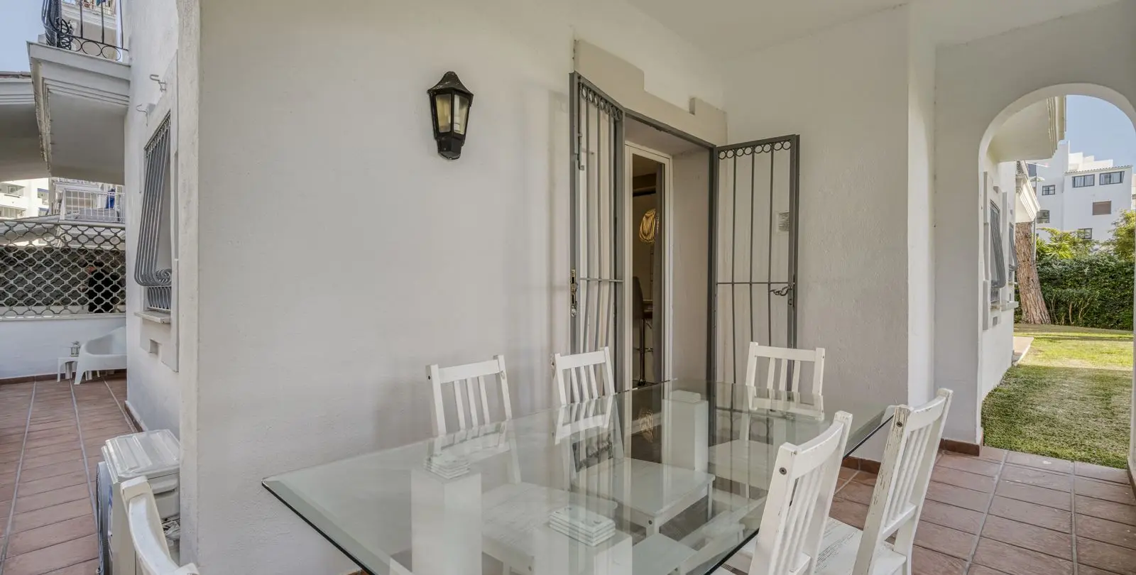 Sale of ground floor apartment in Puerto Banús 27
