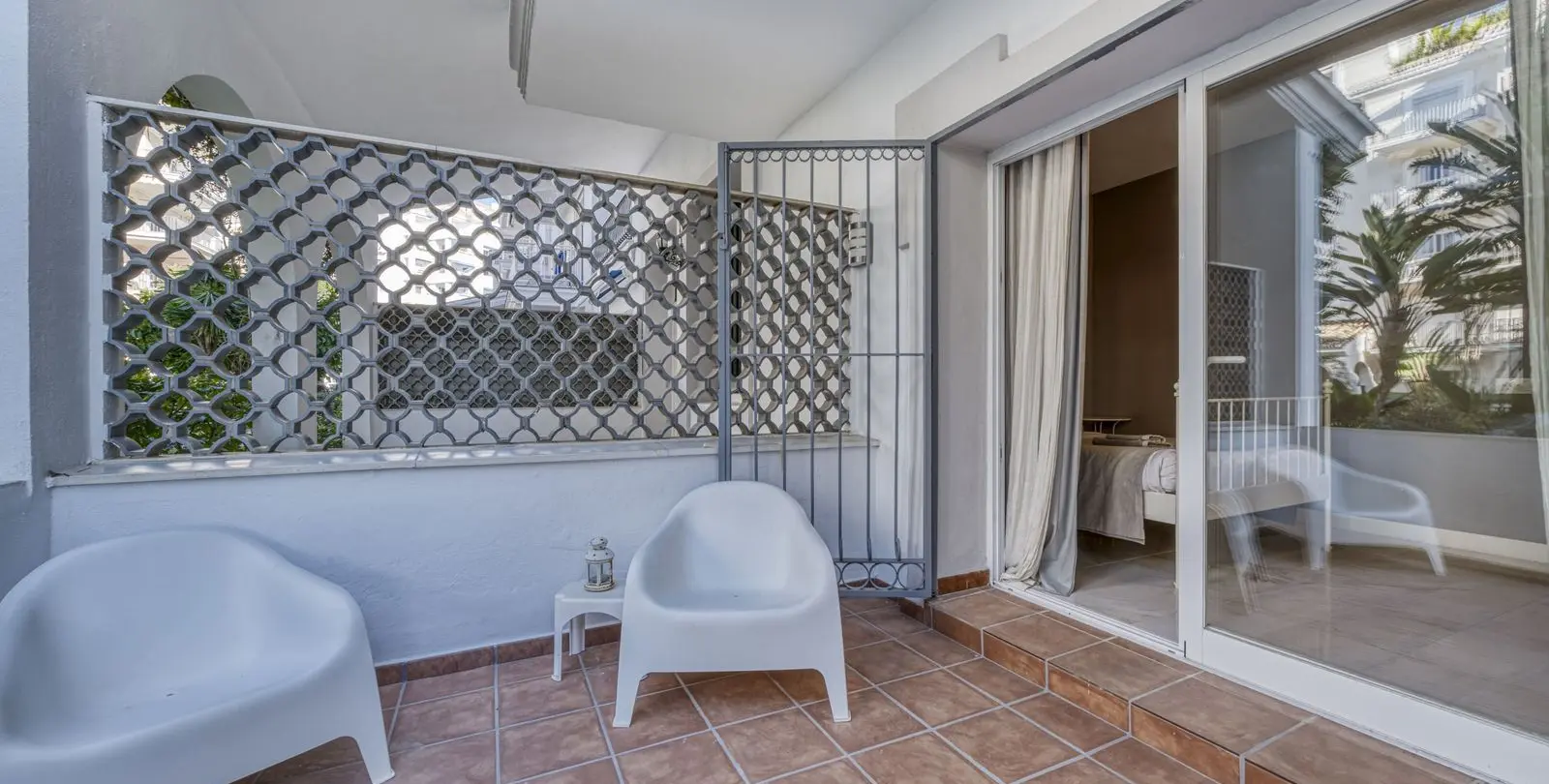 Sale of ground floor apartment in Puerto Banús 28