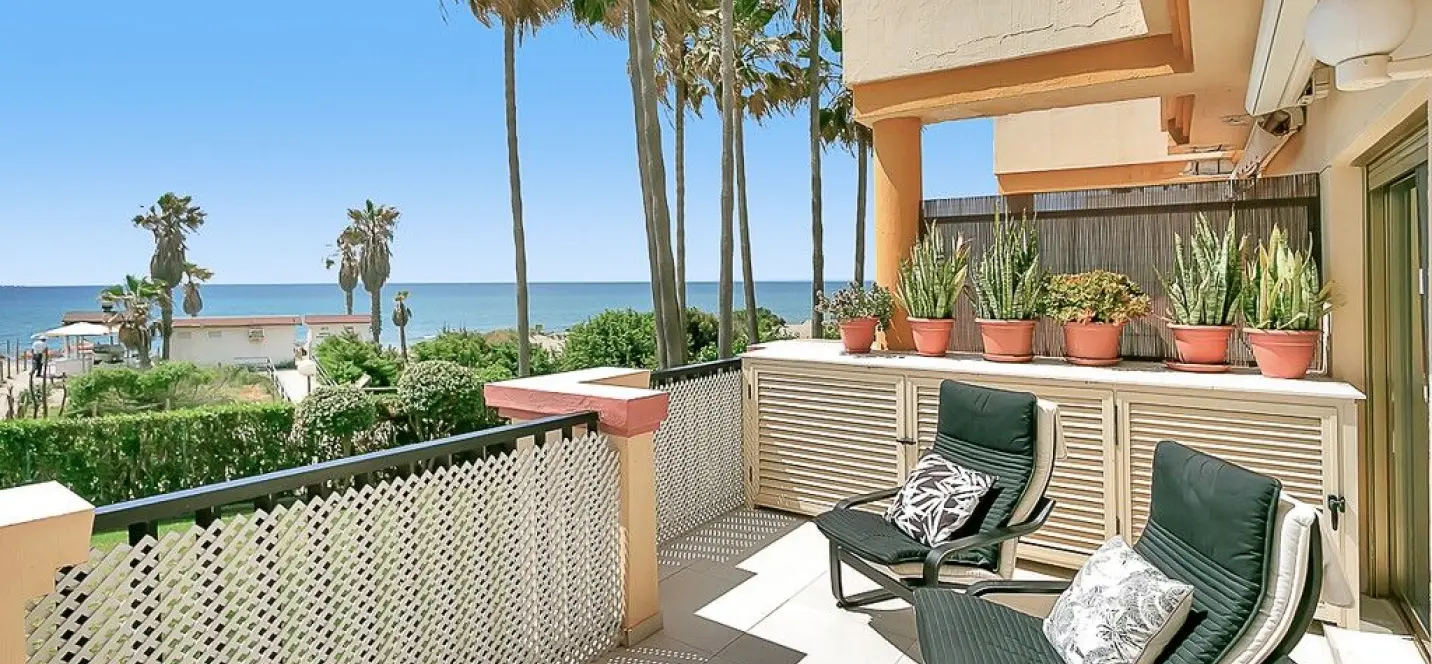 Venta de apartamento en planta media en Marbella 0