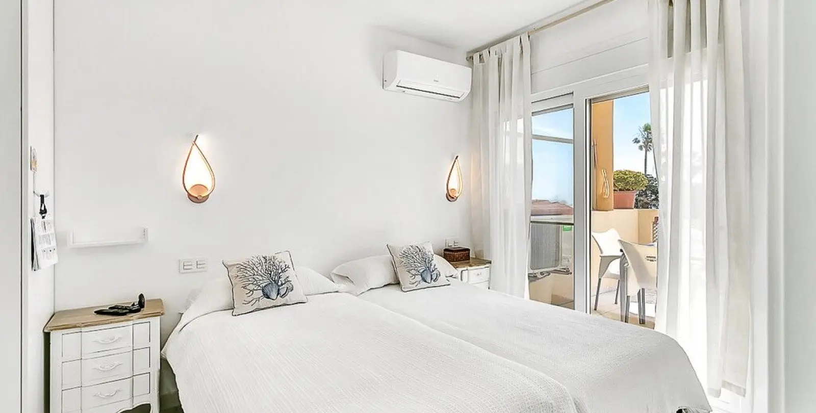 Venta de apartamento en planta media en Marbella 16