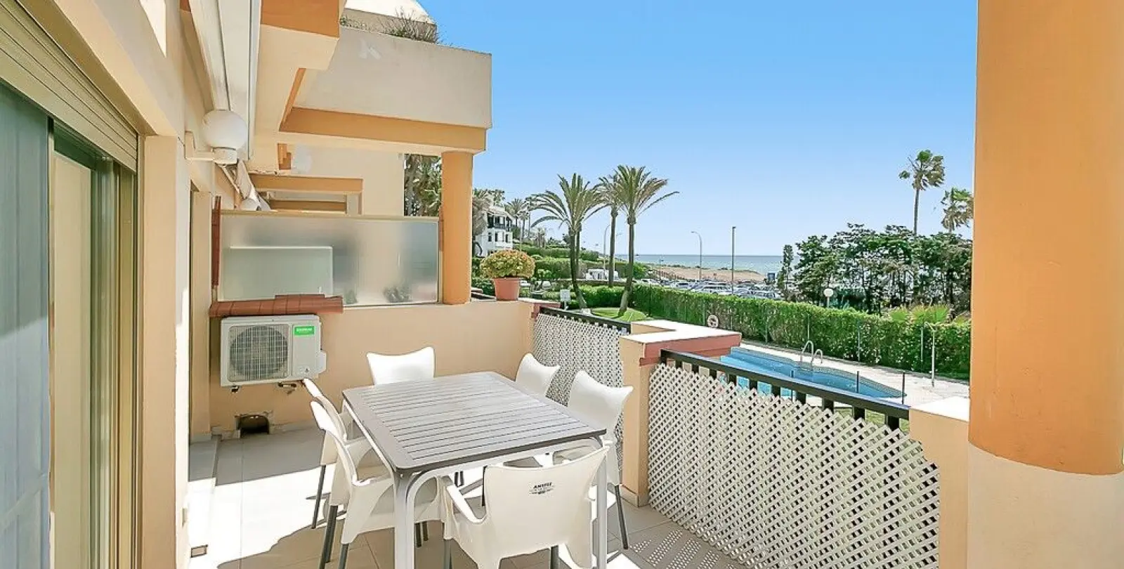 Venta de apartamento en planta media en Marbella 27