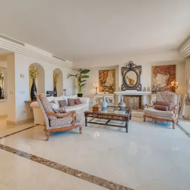 Venta de ático dúplex en Puerto Banús