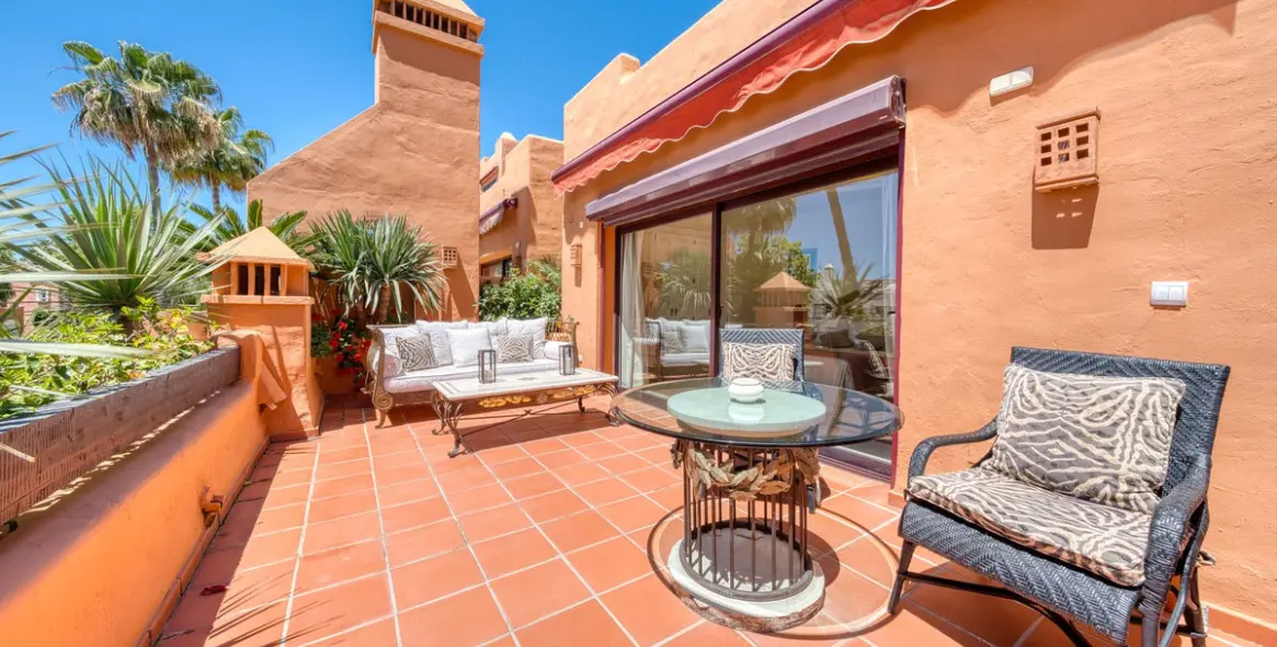 Venta de ático dúplex en Puerto Banús 15