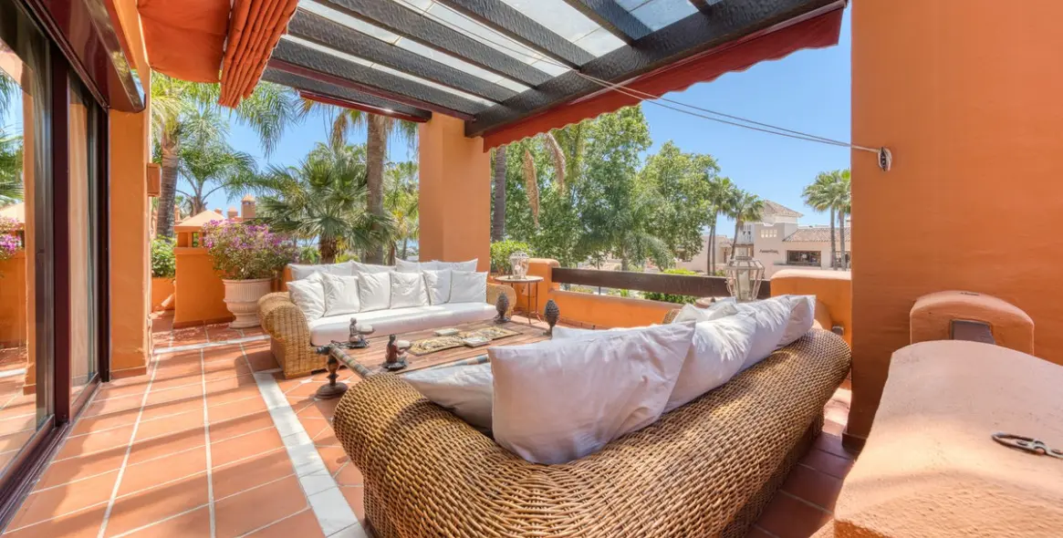 Venta de ático dúplex en Puerto Banús 28