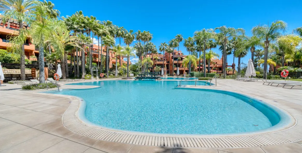 Venta de ático dúplex en Puerto Banús 37