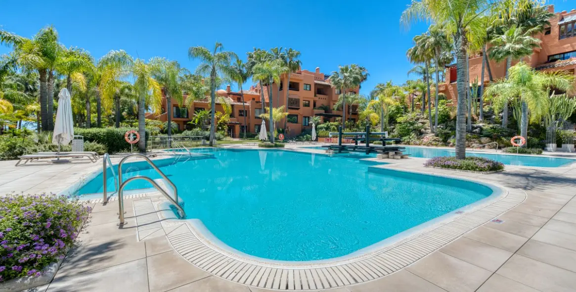 Venta de ático dúplex en Puerto Banús 40