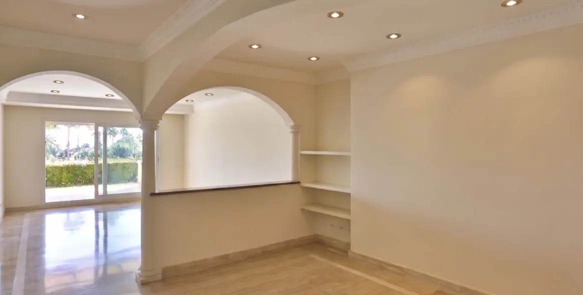 Venta de apartamento en planta baja en The Golden Mile 5