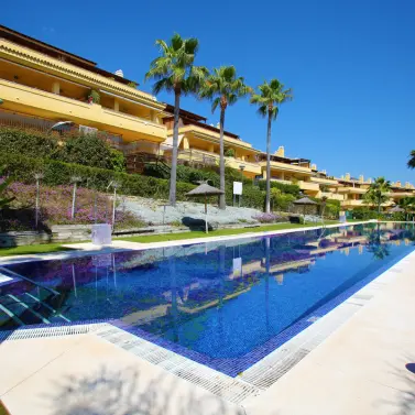Venta de apartamento en planta baja en The Golden Mile