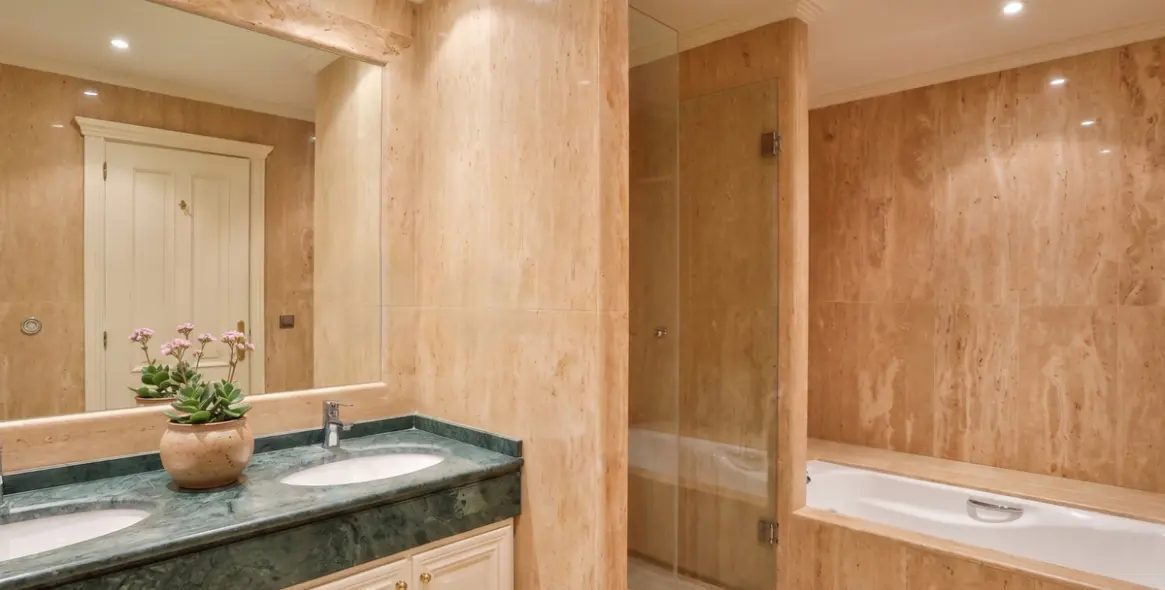 Venta de apartamento en planta baja en The Golden Mile 8