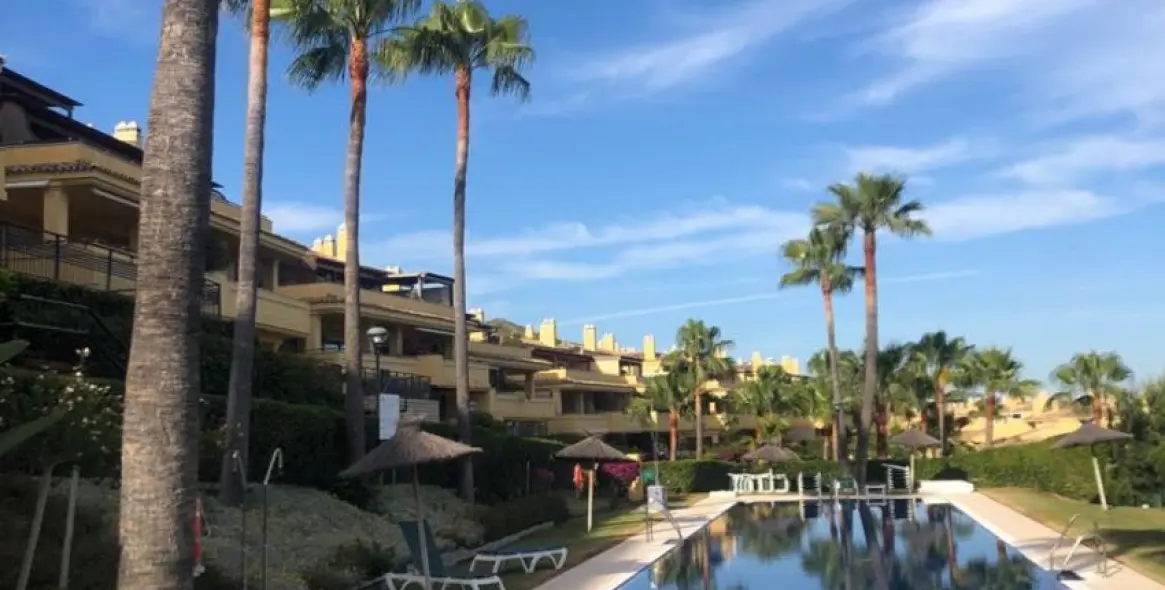 Venta de apartamento en planta baja en The Golden Mile 9