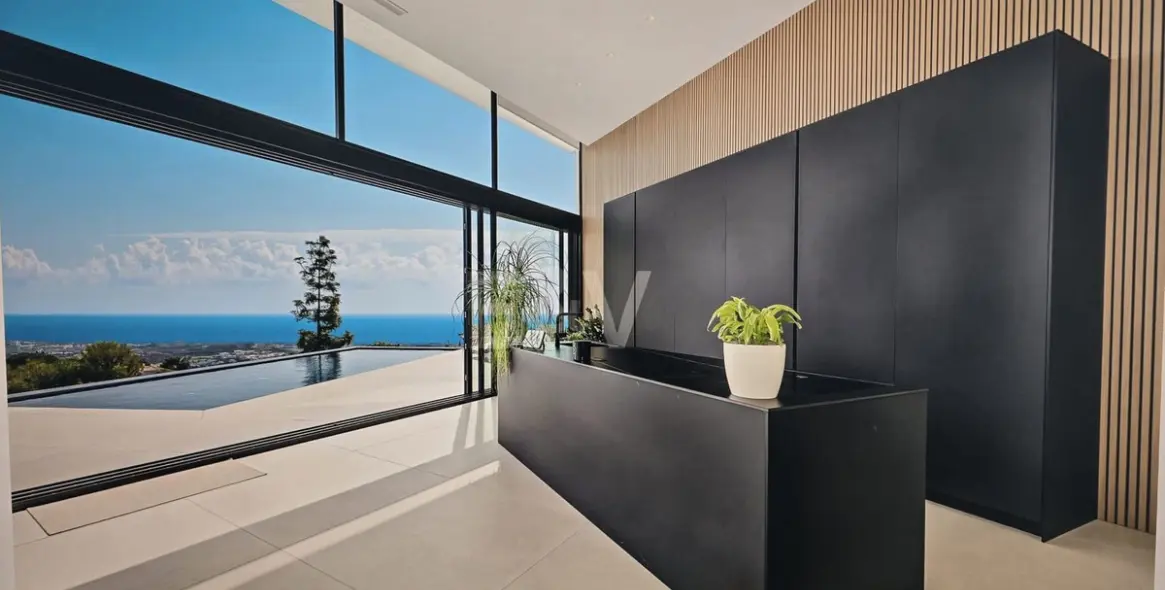 Venta de villa independiente en Altos de los Monteros 6