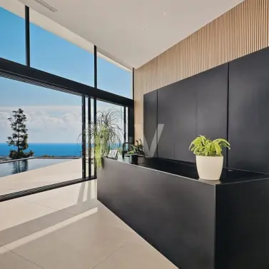 Venta de villa independiente en Altos de los Monteros