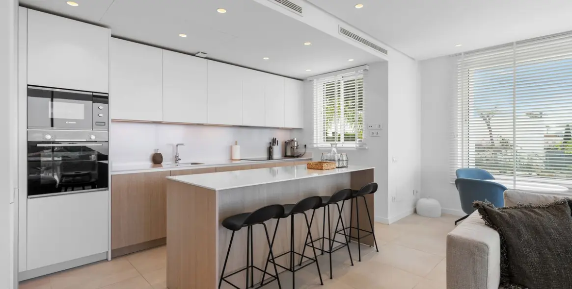 Short-term rent of middle floor apartment in Ojén 8