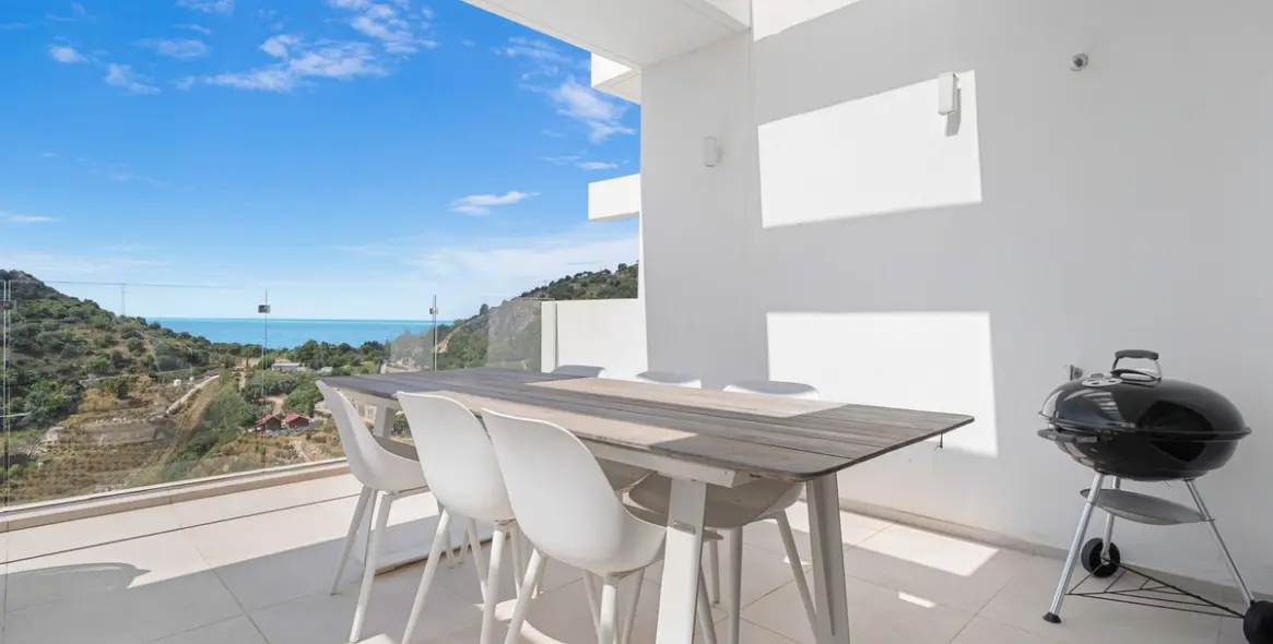 Short-term rent of middle floor apartment in Ojén 13