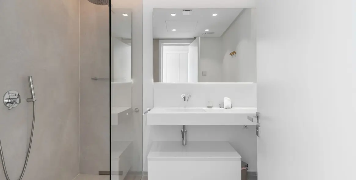 Short-term rent of middle floor apartment in Ojén 14