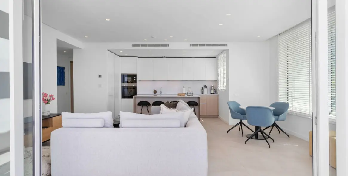 Short-term rent of middle floor apartment in Ojén 17