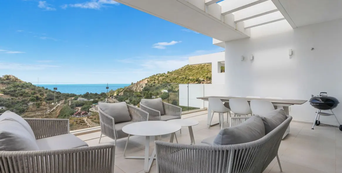 Short-term rent of middle floor apartment in Ojén 20