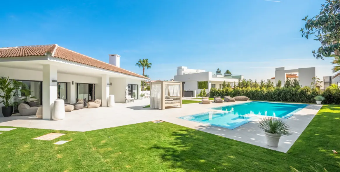 Long-term rent of detached villa in Nueva Andalucía 1