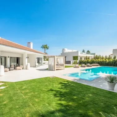 Long-term rent of detached villa in Nueva Andalucía