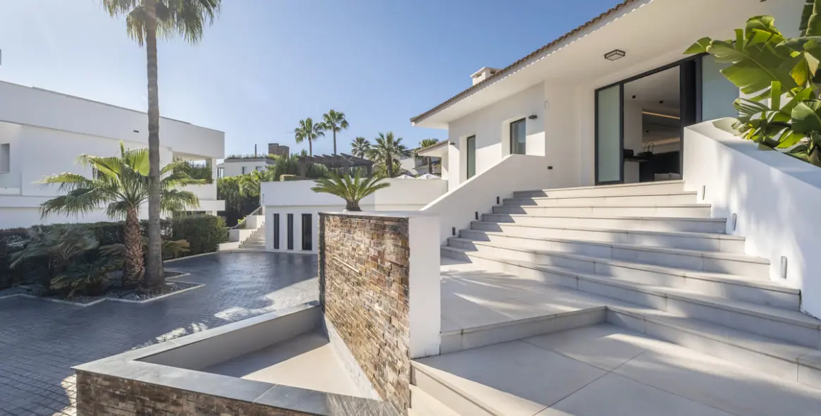 Long-term rent of detached villa in Nueva Andalucía 4