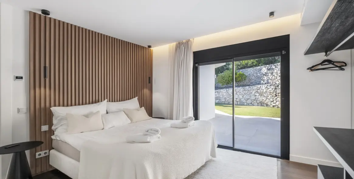Long-term rent of detached villa in Nueva Andalucía 24