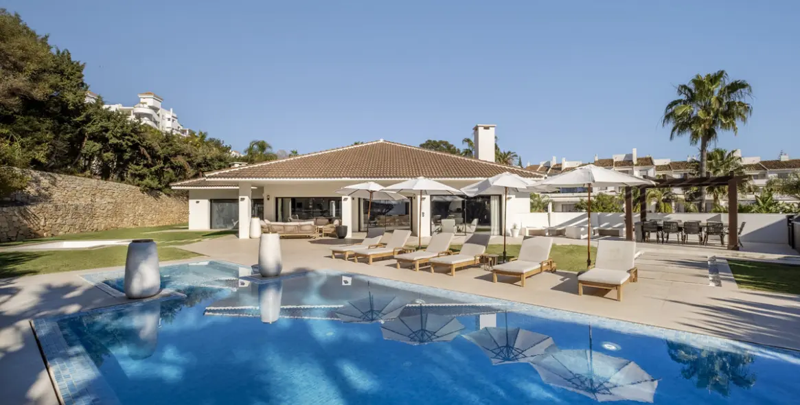 Long-term rent of detached villa in Nueva Andalucía 32