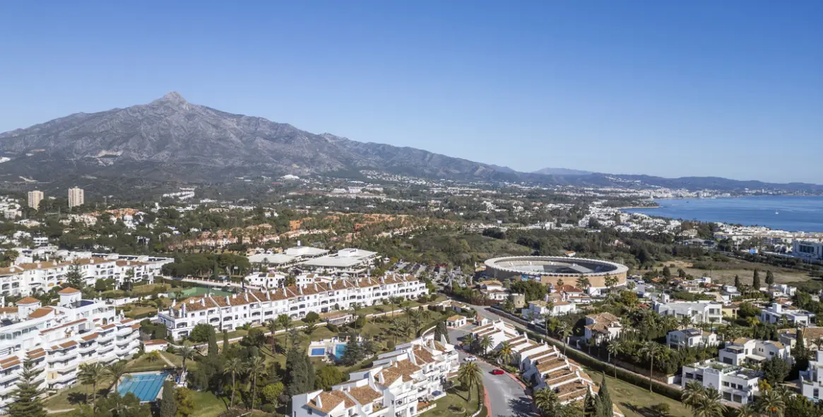 Long-term rent of detached villa in Nueva Andalucía 40