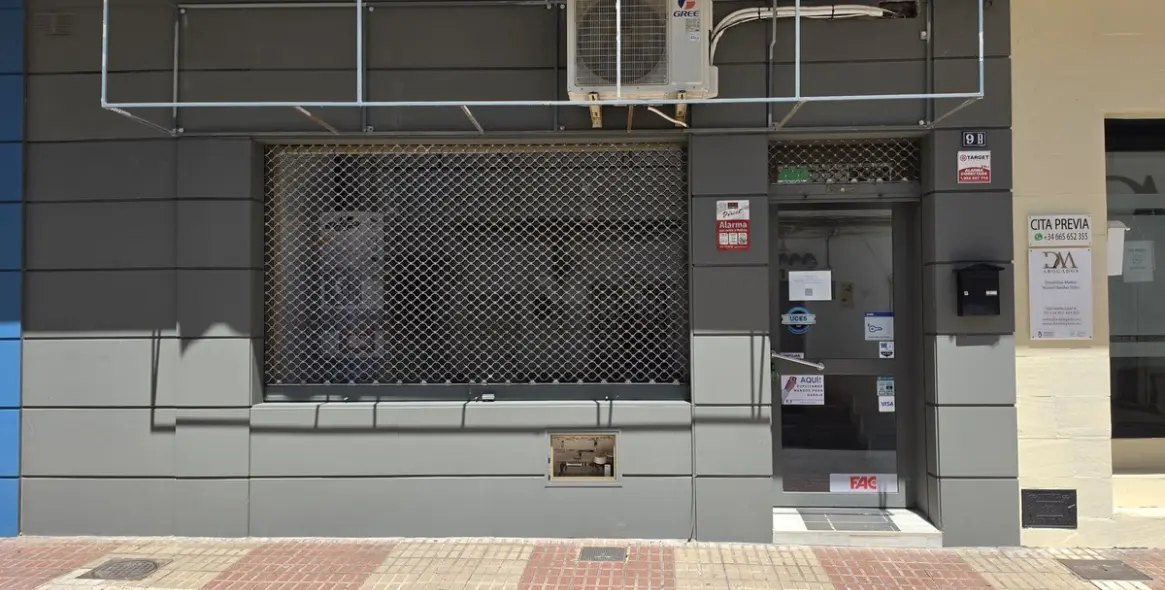 Alquiler a largo plazo de local comercial en San Pedro de Alcántara 1