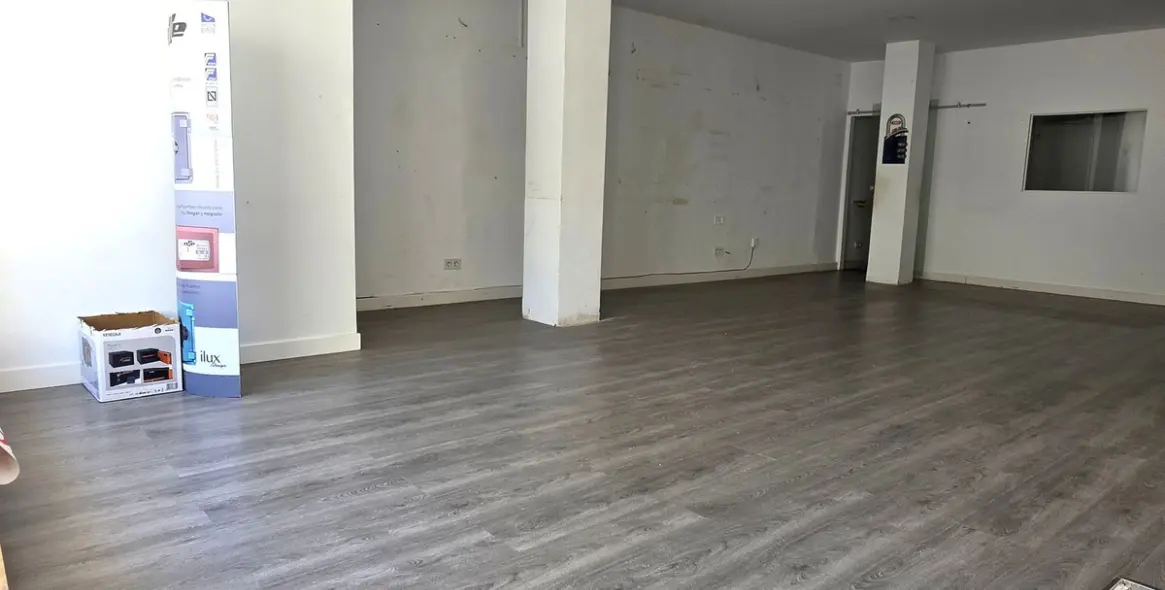 Alquiler a largo plazo de local comercial en San Pedro de Alcántara 2