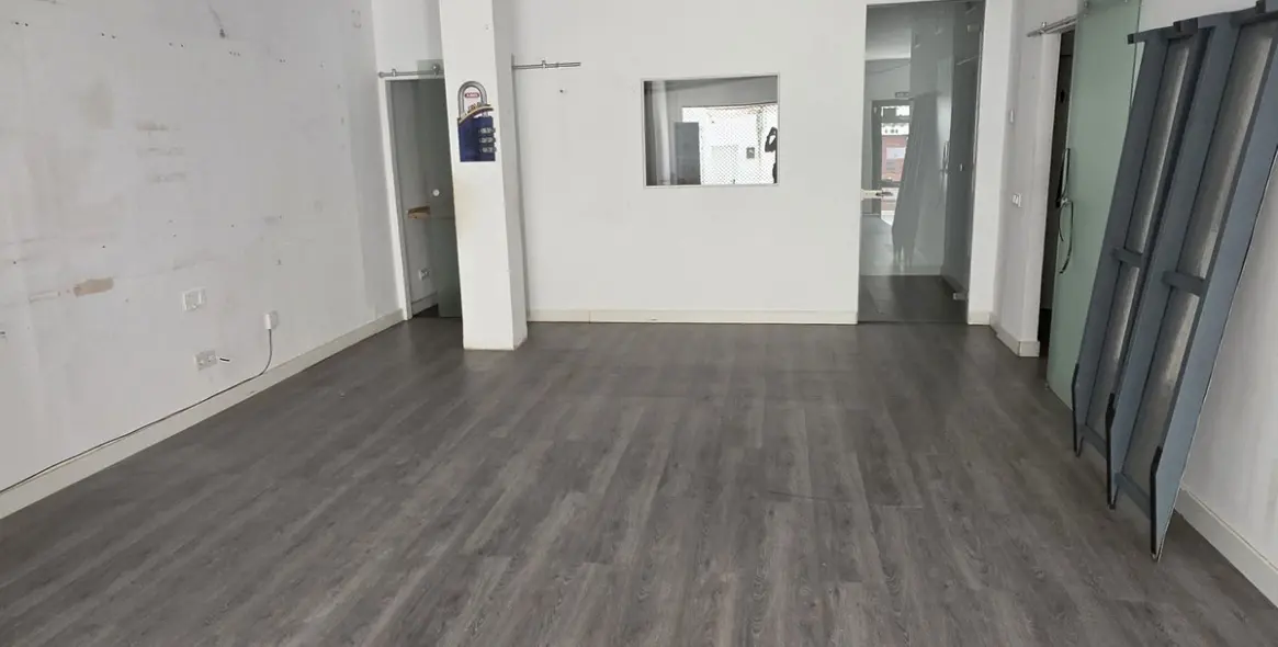 Alquiler a largo plazo de local comercial en San Pedro de Alcántara 5
