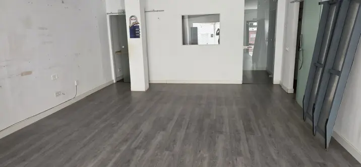 Alquiler a largo plazo de local comercial en San Pedro de Alcántara 4