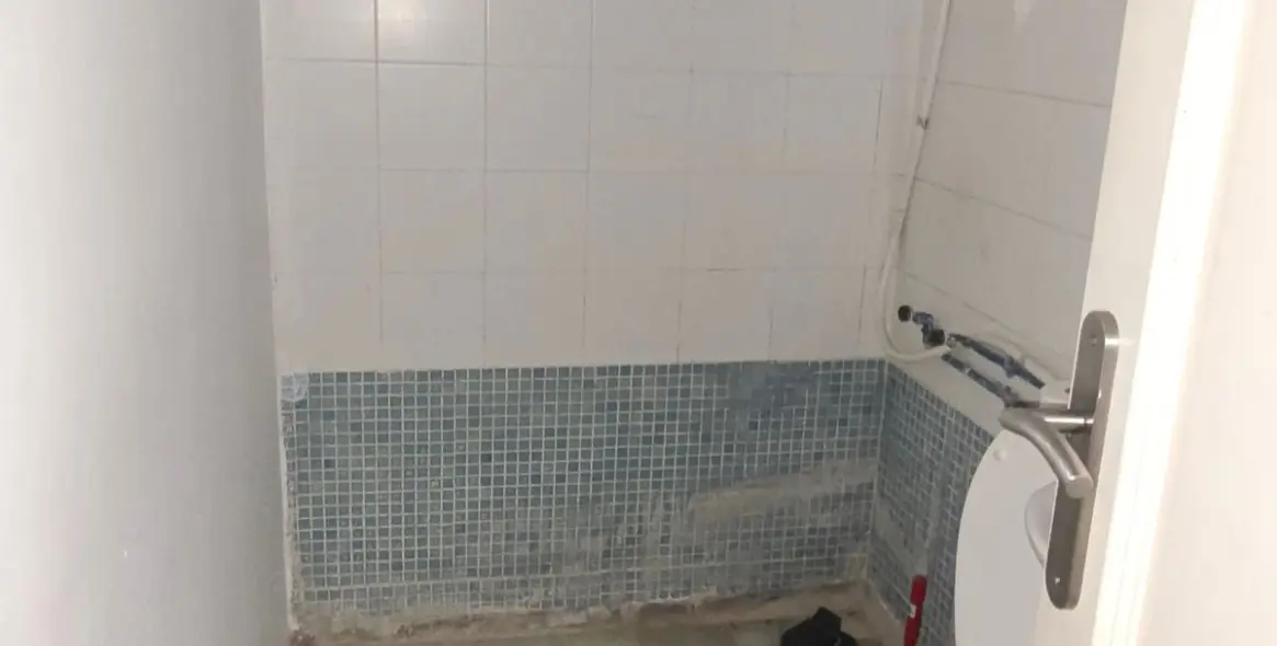 Alquiler a largo plazo de local comercial en San Pedro de Alcántara 14