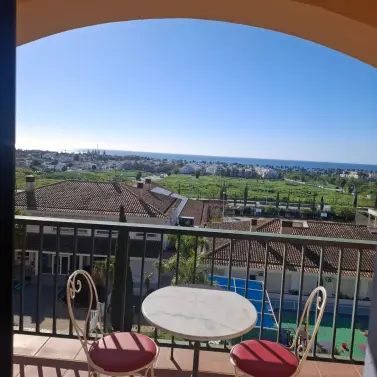 Долгосрочная аренда апартаментов на среднем этаже в San Pedro de Alcántara