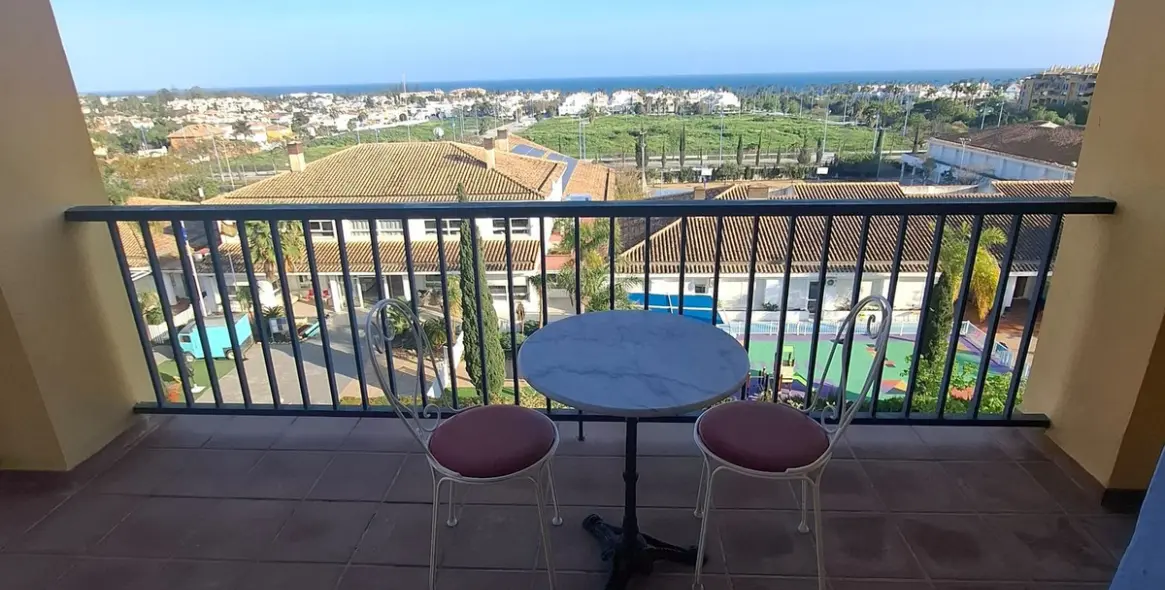 Долгосрочная аренда апартаментов на среднем этаже в San Pedro de Alcántara 13
