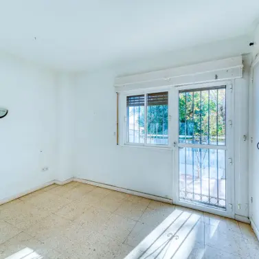 Venta de apartamento en planta media en The Golden Mile