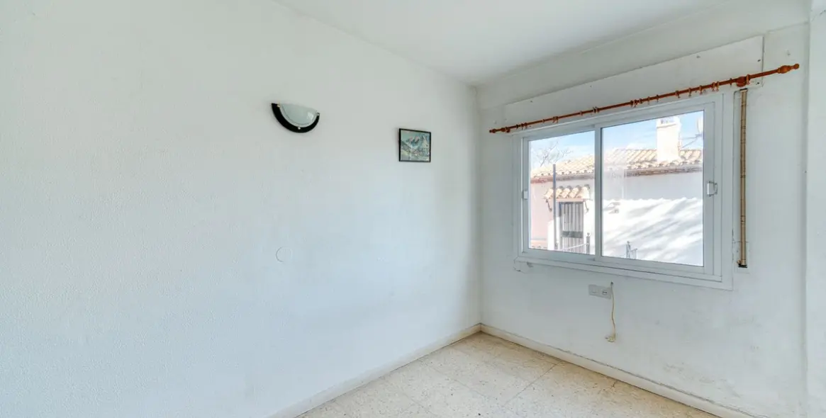 Venta de apartamento en planta media en The Golden Mile 6