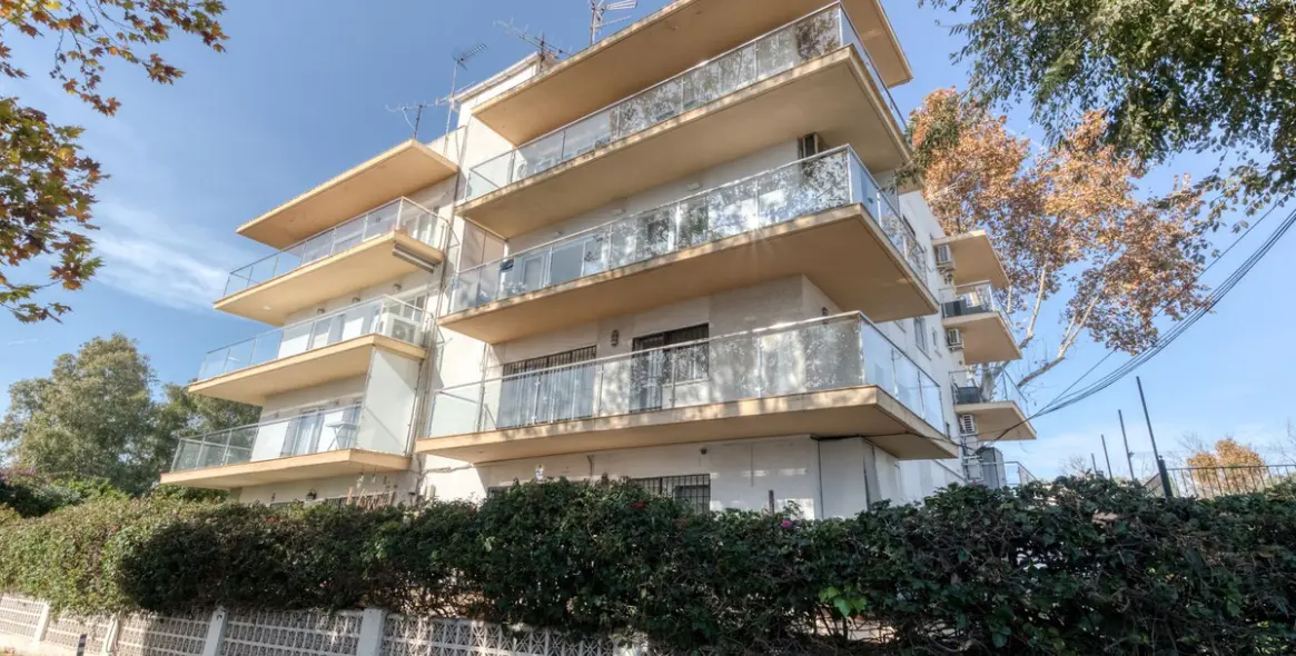 Venta de apartamento en planta media en The Golden Mile 28