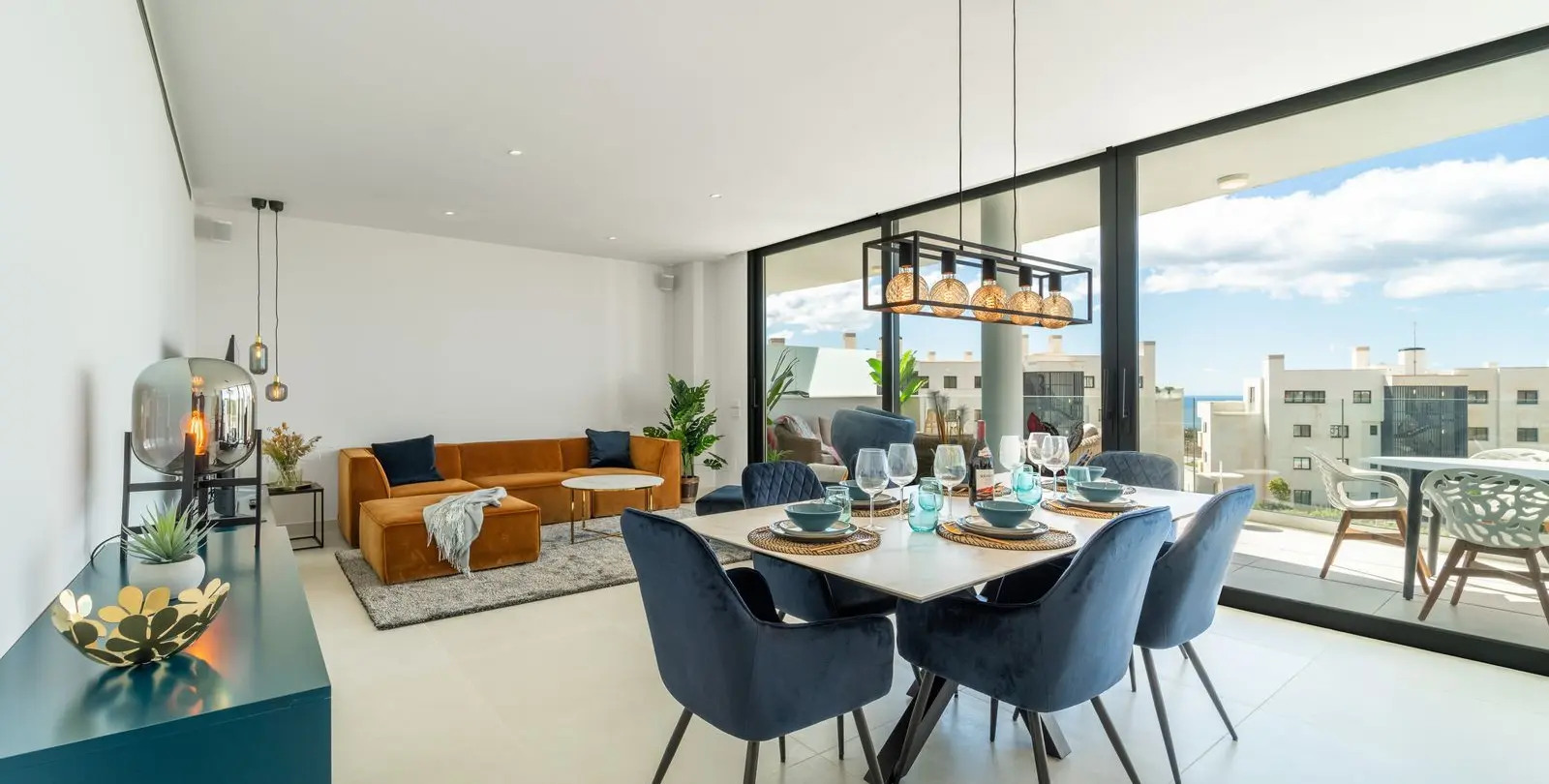 Sale of middle floor apartment in Fuengirola 7