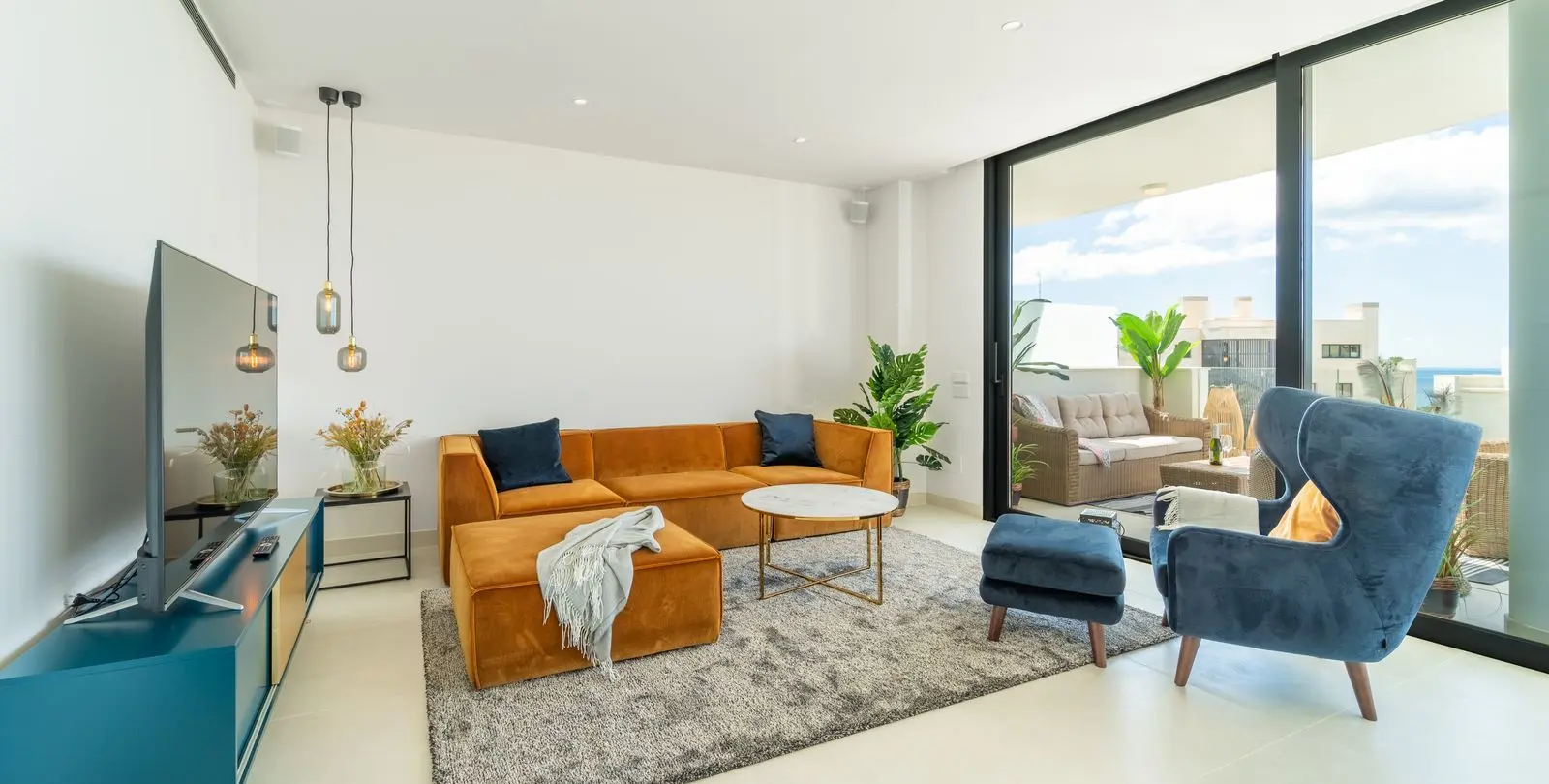 Sale of middle floor apartment in Fuengirola 8