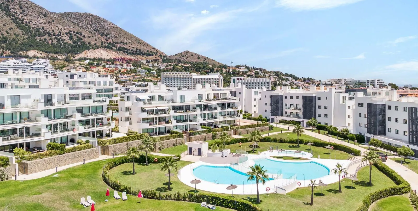 Sale of middle floor apartment in Fuengirola 30