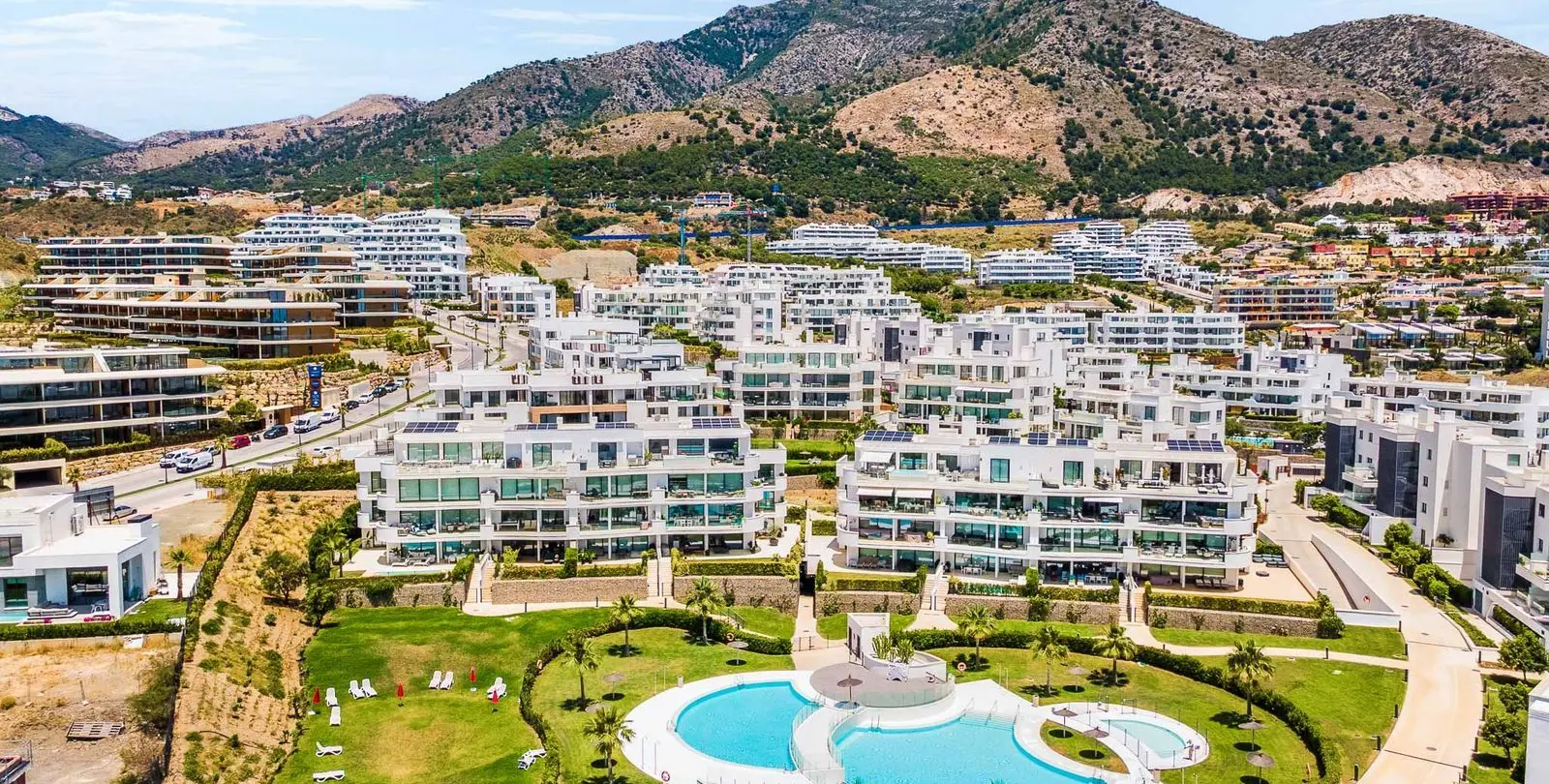Sale of middle floor apartment in Fuengirola 31