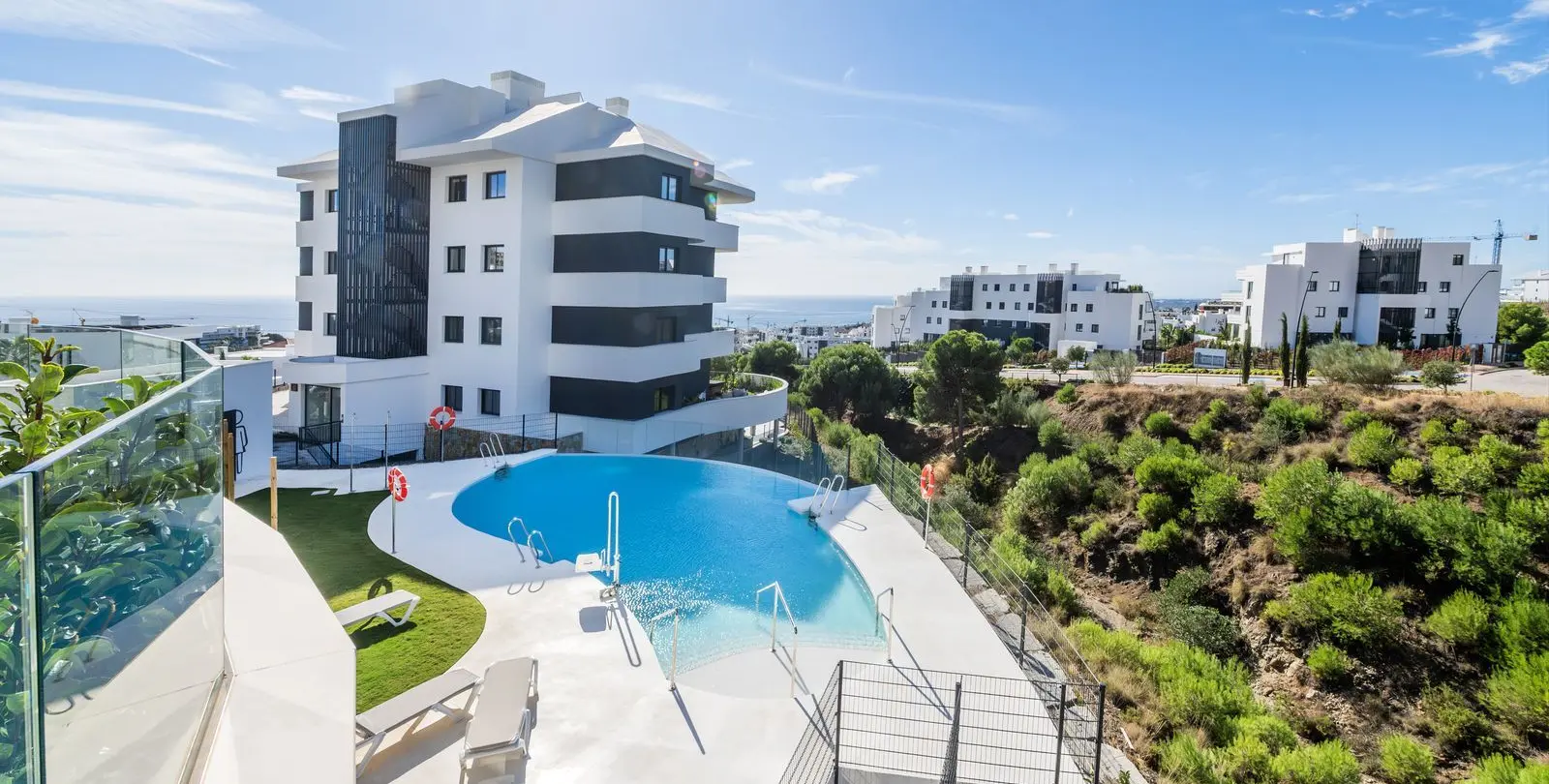 Sale of ground floor apartment in Fuengirola 2